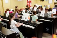 Sherbrooke : 35 000 $ en instruments de musique offerts à l’École Sacré-Cœur